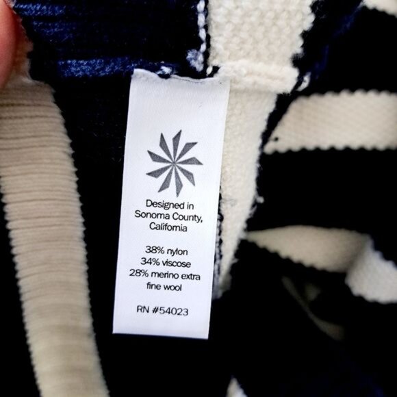 Athleta • Kennewick/Annydo Oversized Sweater Striped - Picture 5 of 7